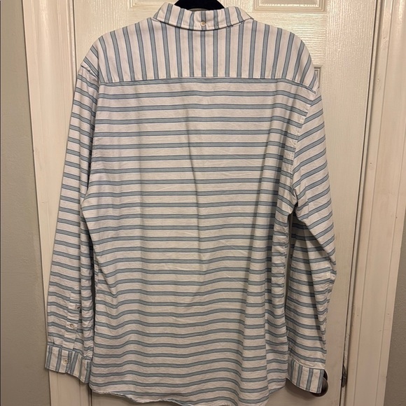 Quiksilver Blue & White 100% Cotton Button Down Shirt #207 - Picture 3 of 9